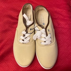 Form+ Focus Tennis Shoes Size 8